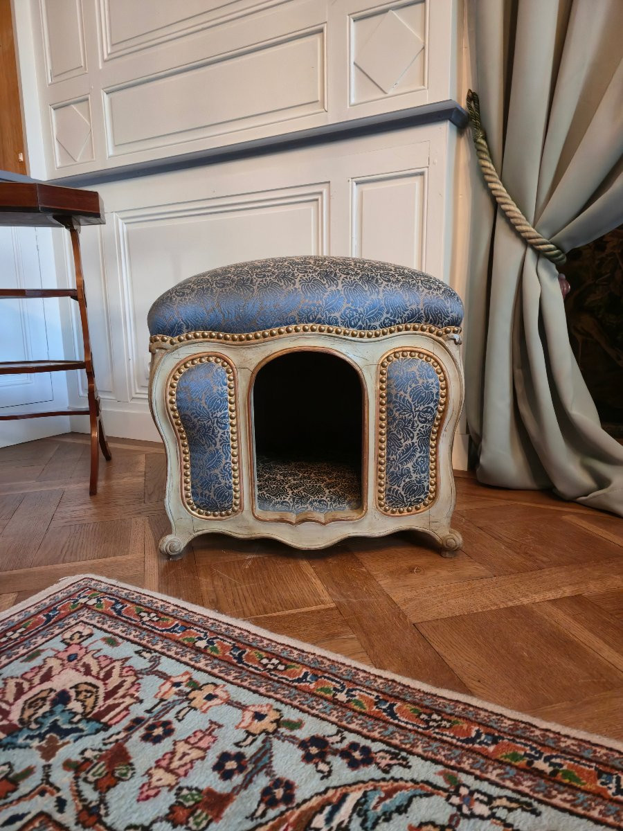 Niche pour animal de compagnie de style Louis XV, XXe siècle.  -photo-3