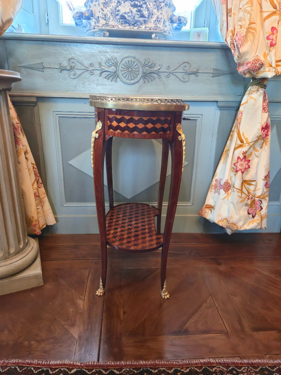 Table de salon en marqueterie cubes, de style Transition Louis XV – Louis XVI.   -photo-1