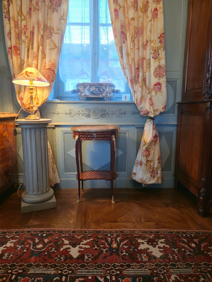 Table de salon en marqueterie cubes, de style Transition Louis XV – Louis XVI.   -photo-8