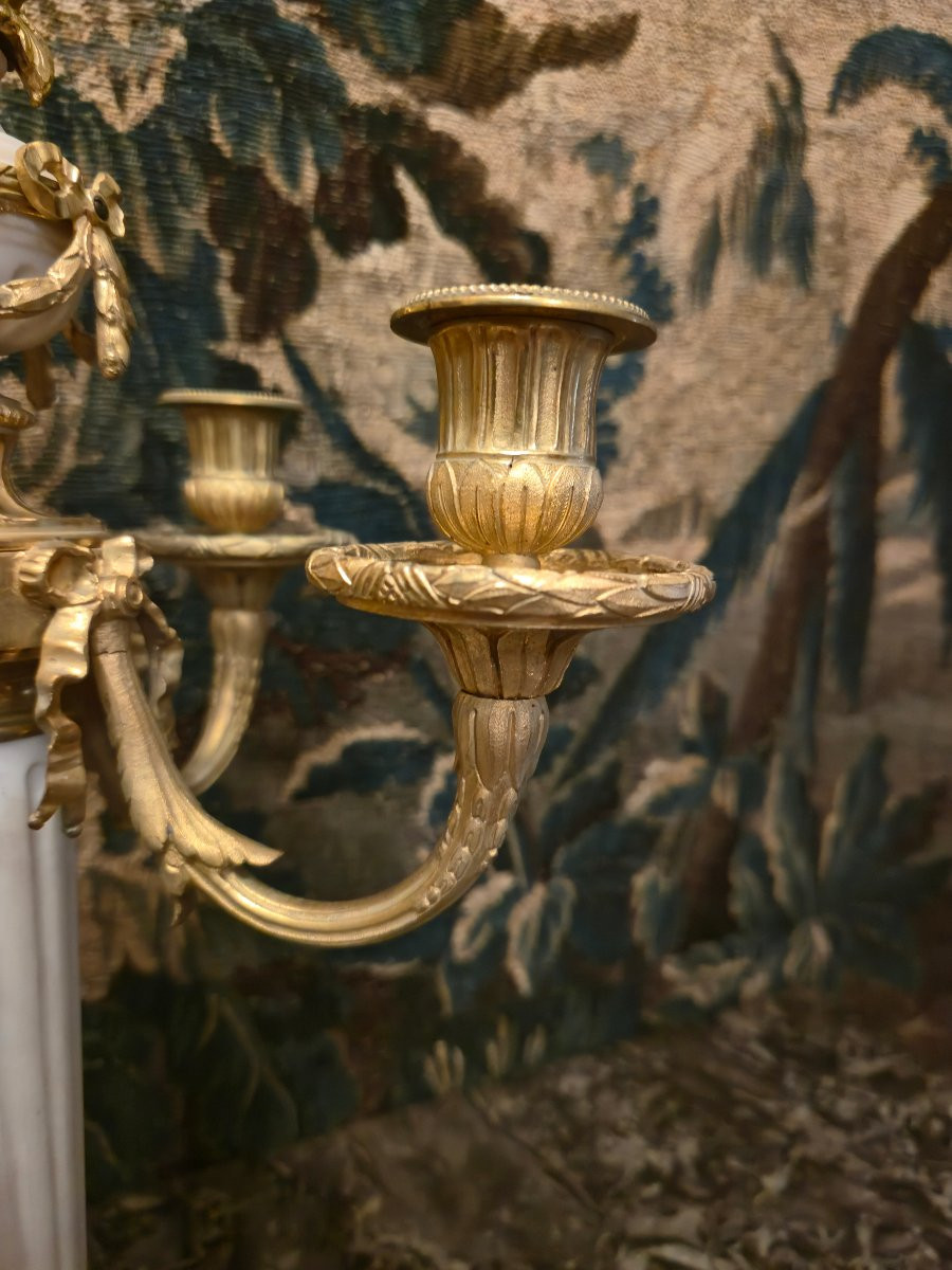 Paire de candélabres néoclassiques en bronze et marbre, style Louis XVI, époque Napoléon III.  -photo-1