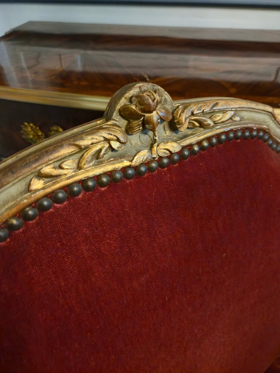 Paire de fauteuils “à la reine” en bois laqué et doré, style Louis XV, fin XIXe.   -photo-6