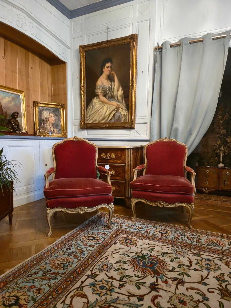 Paire de fauteuils “à la reine” en bois laqué et doré, style Louis XV, fin XIXe.   -photo-8