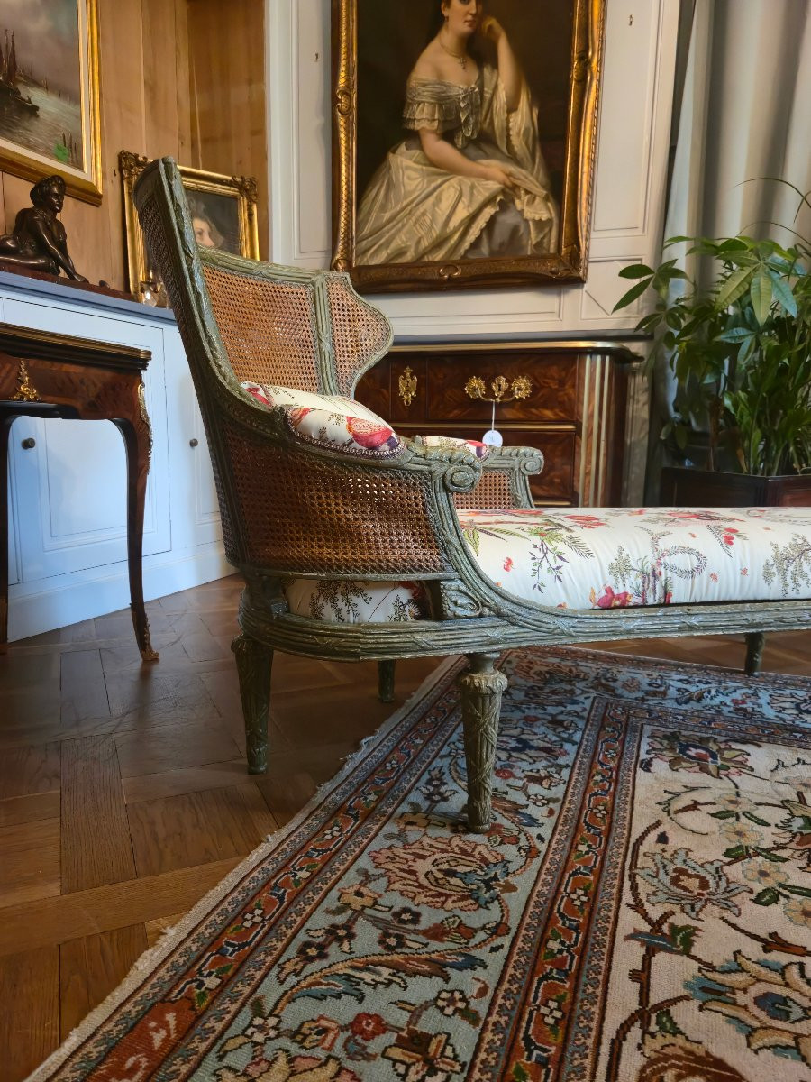 Chaise longue méridienne cannée de style Louis XVI, fin du XIXe siècle.  -photo-2