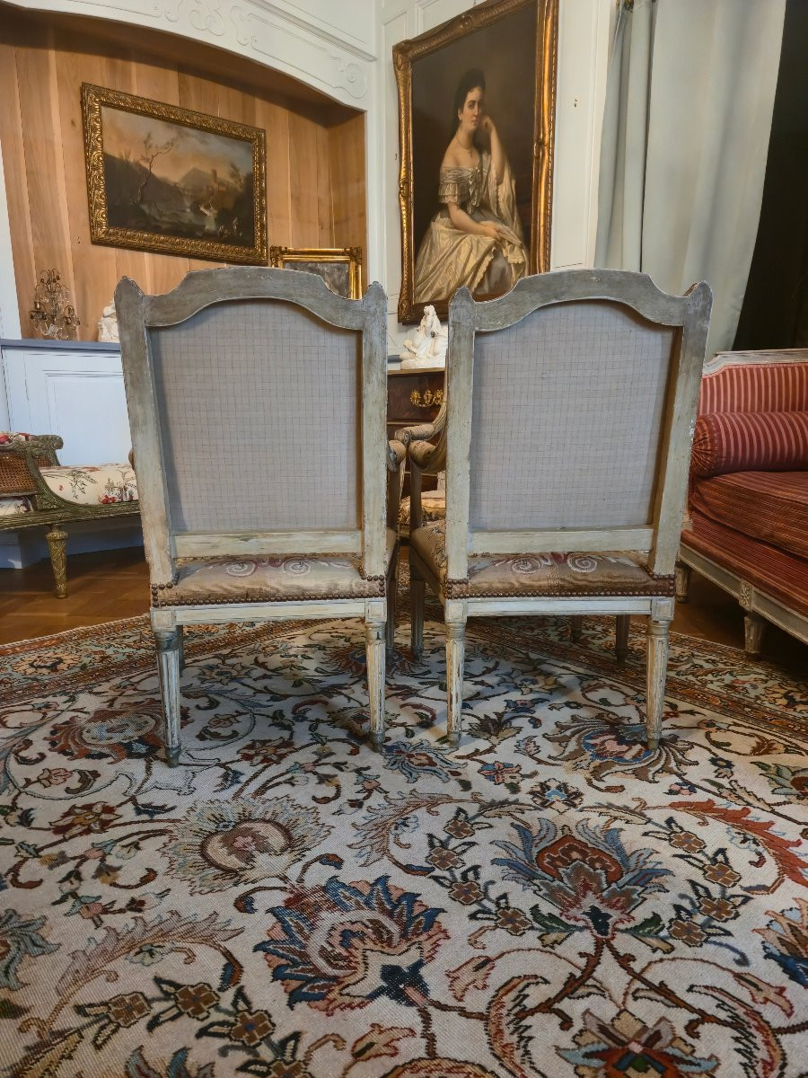 Suite de quatre fauteuils d’époque Louis XVI peint, garnis de leurs tapisseries de Beauvais.-photo-3