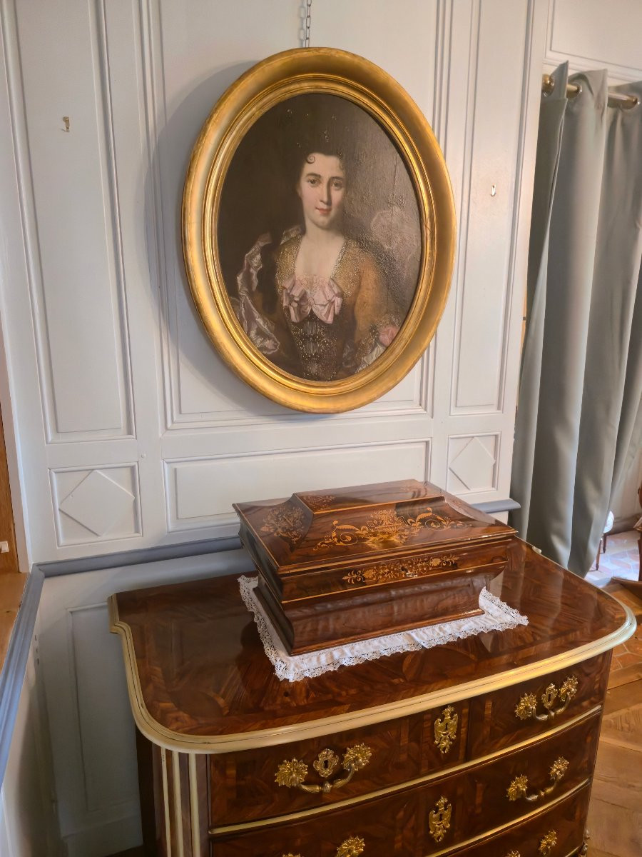 Grand coffret de forme sarcophage en palissandre et marqueterie de houx Époque Restauration.-photo-3