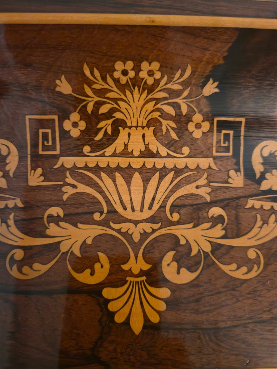 Grand coffret de forme sarcophage en palissandre et marqueterie de houx Époque Restauration.-photo-4