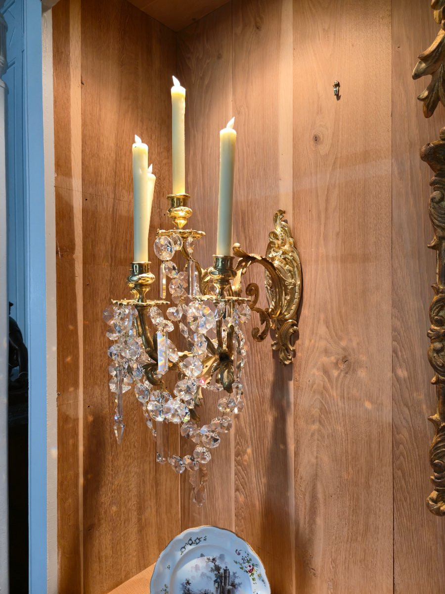 Paire d'appliques d'époque Napoléon III en bronze doré et pampilles de cristal.    -photo-6