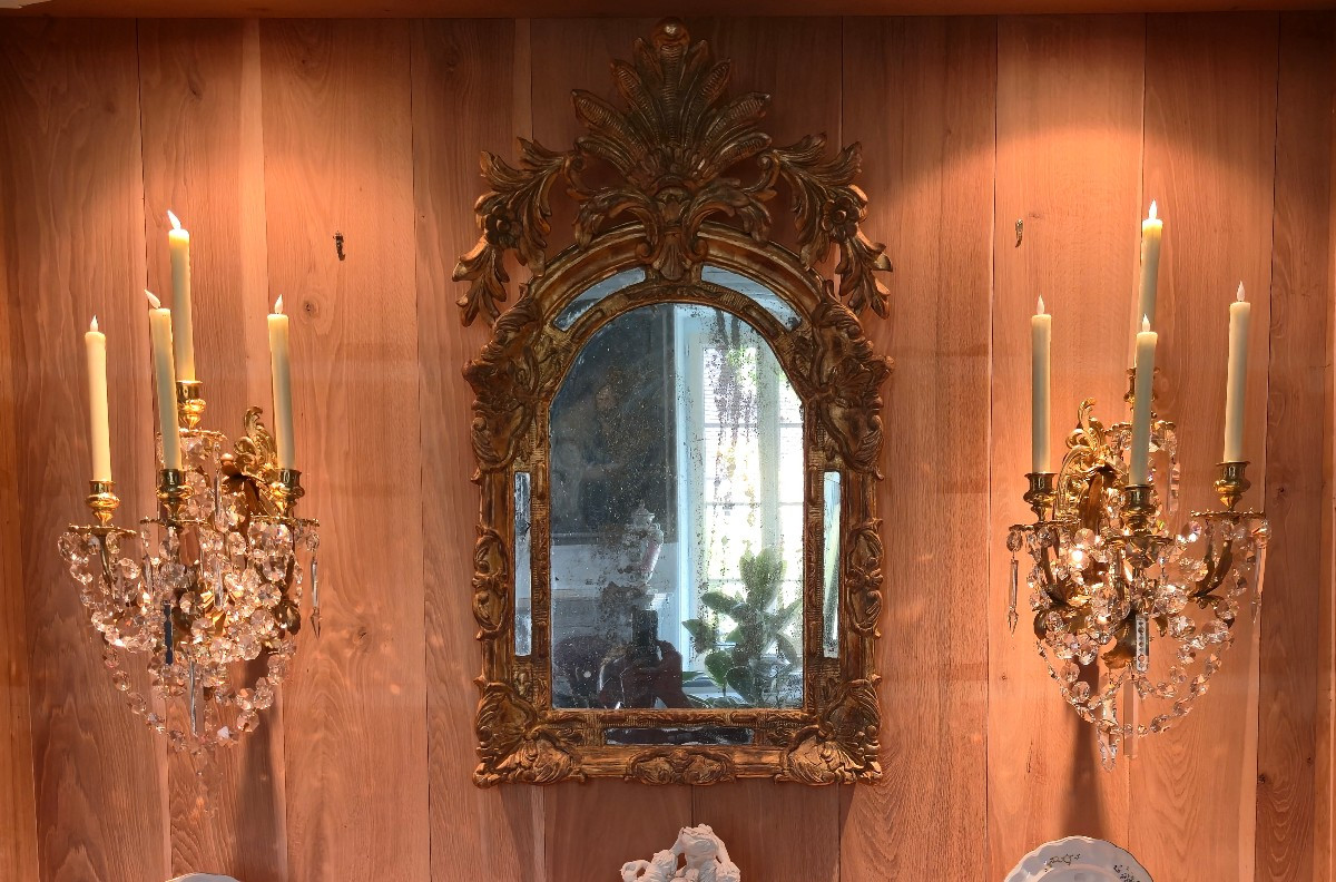 Paire d'appliques d'époque Napoléon III en bronze doré et pampilles de cristal.    
