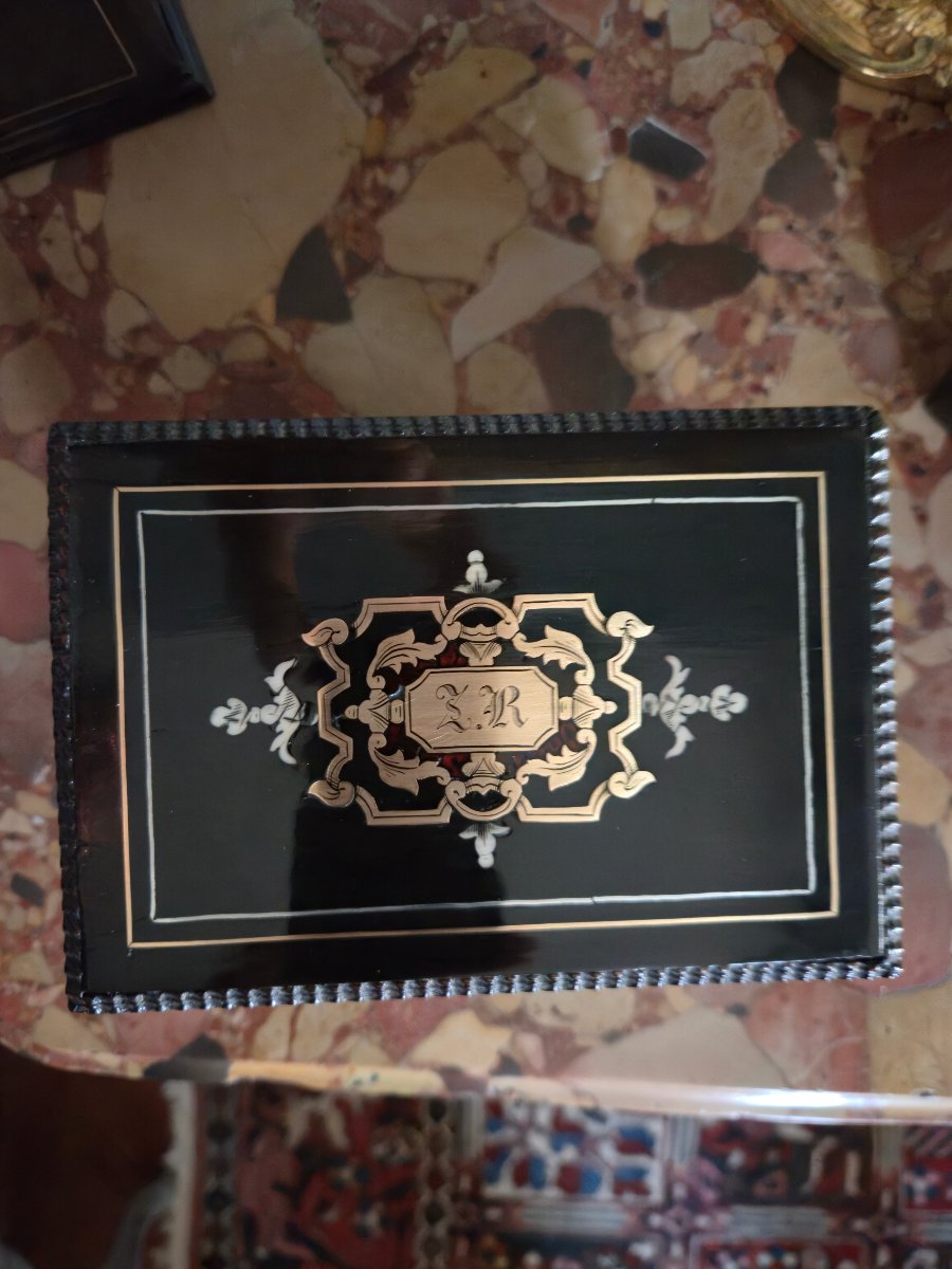 Napoleon III Period Box In Blackened Wood With Porcelain Bottles.  -photo-4