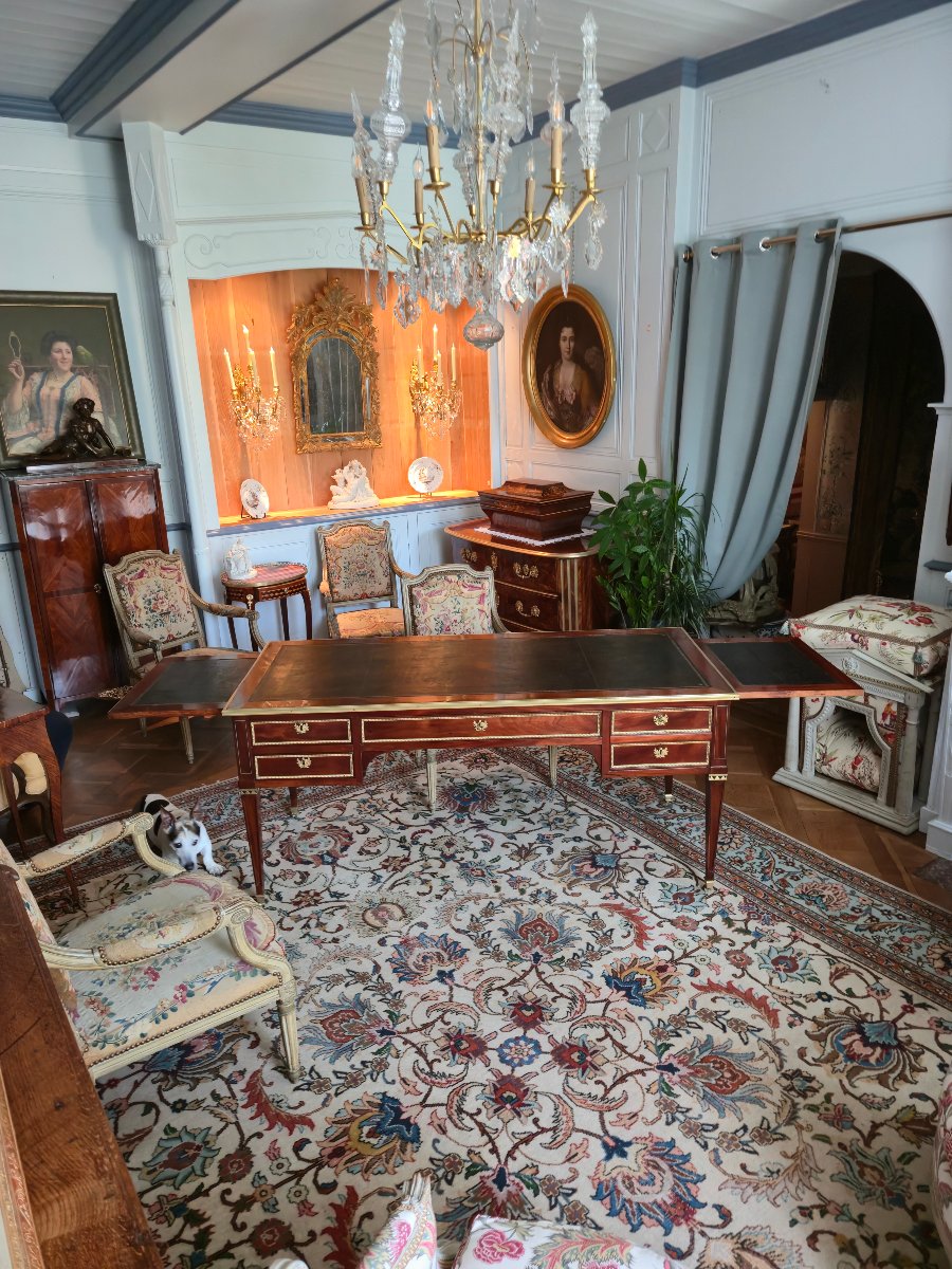 Grand bureau plat d'epoque louis XVI en acajou et bronze doré, Paris vers 1780.  -photo-2