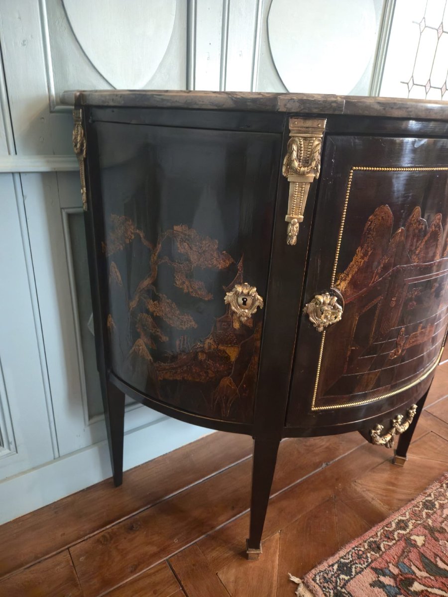 Commode d'entre-deux Louis XVI en vernis noir chinoisant, estampille apocryphe Popsel.  -photo-3