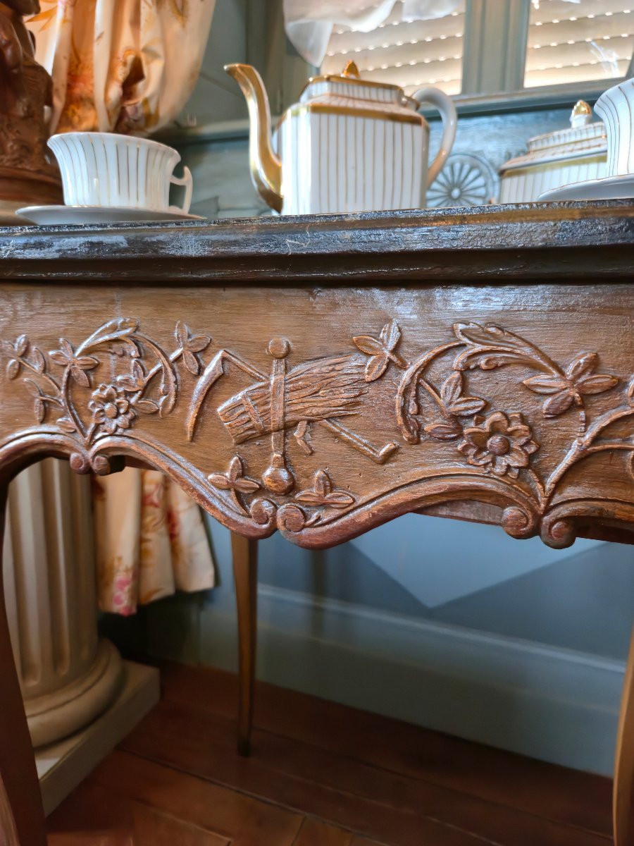 Louis XV Style Cabaret Table With Country Trophies, 19th Century.   -photo-2