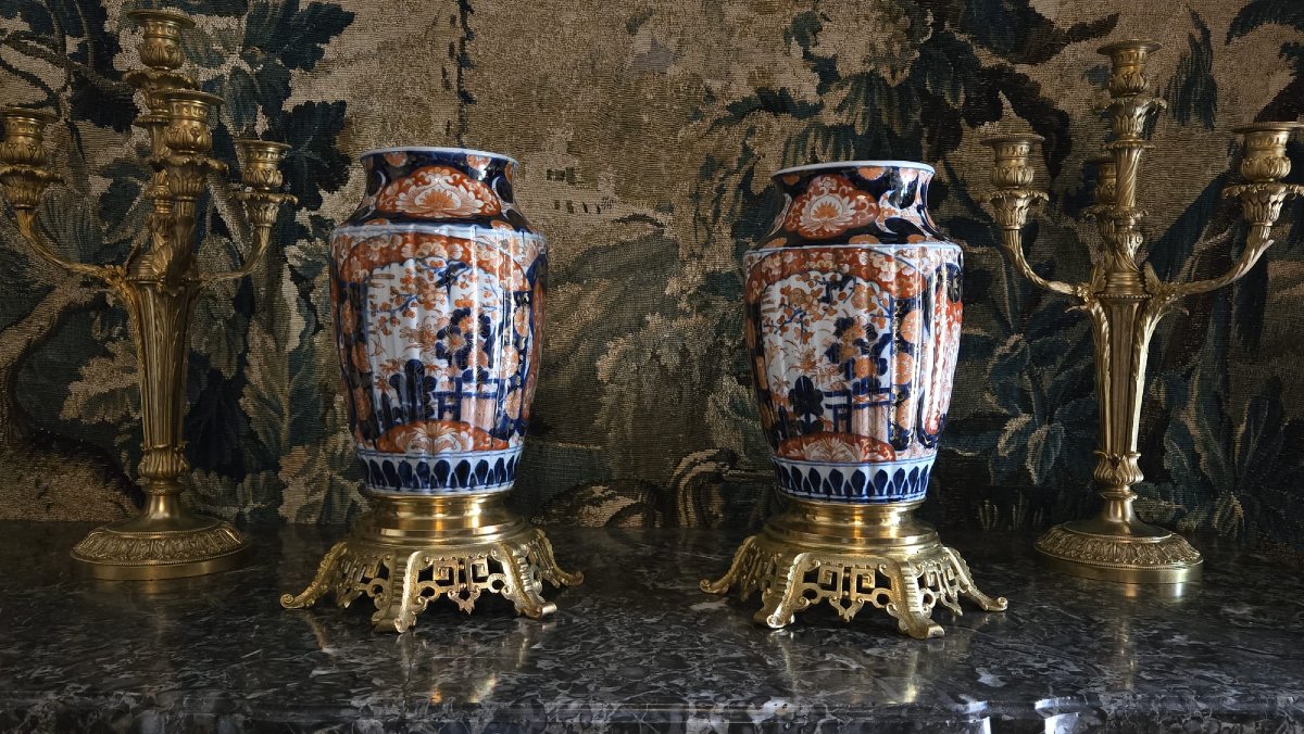 Paire de vases Imari d'époque Meiji, montés sur socles en bronze, XIXe  -photo-2