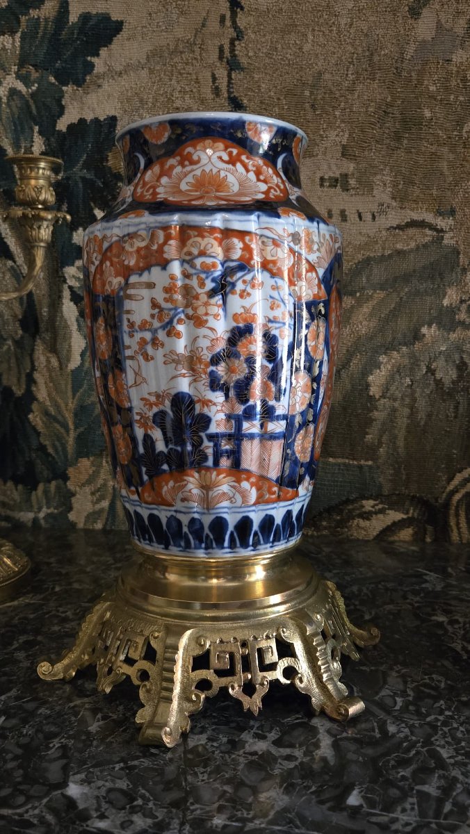 Paire de vases Imari d'époque Meiji, montés sur socles en bronze, XIXe  -photo-4