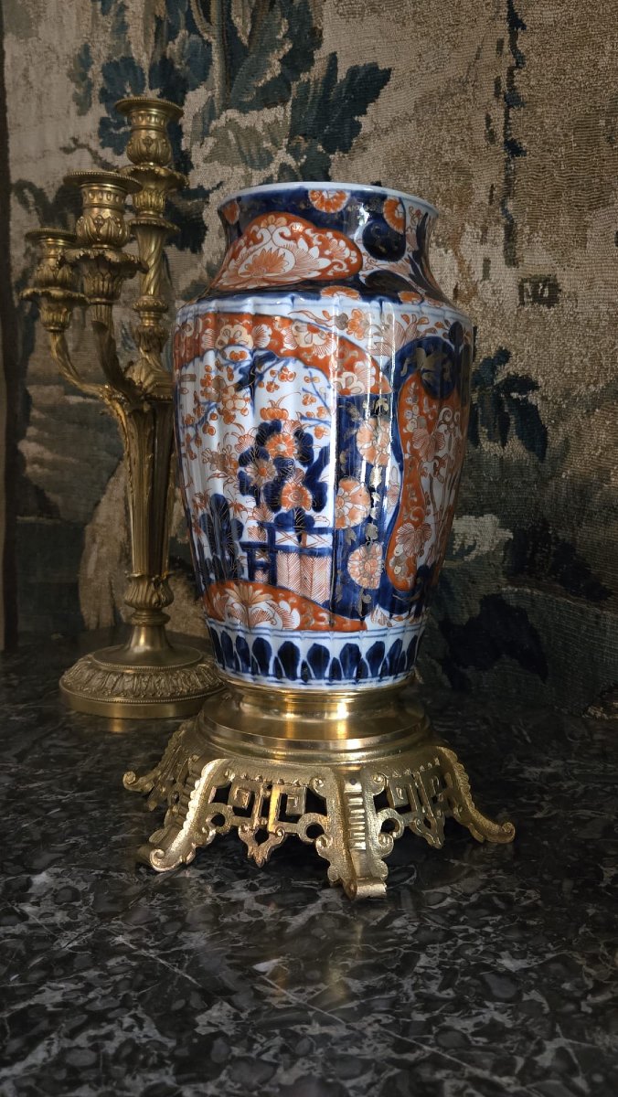Paire de vases Imari d'époque Meiji, montés sur socles en bronze, XIXe  -photo-4
