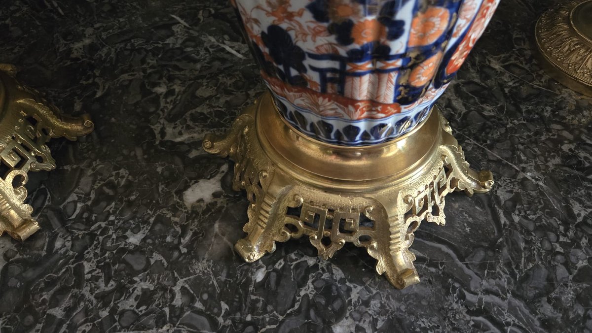 Paire de vases Imari d'époque Meiji, montés sur socles en bronze, XIXe  -photo-5