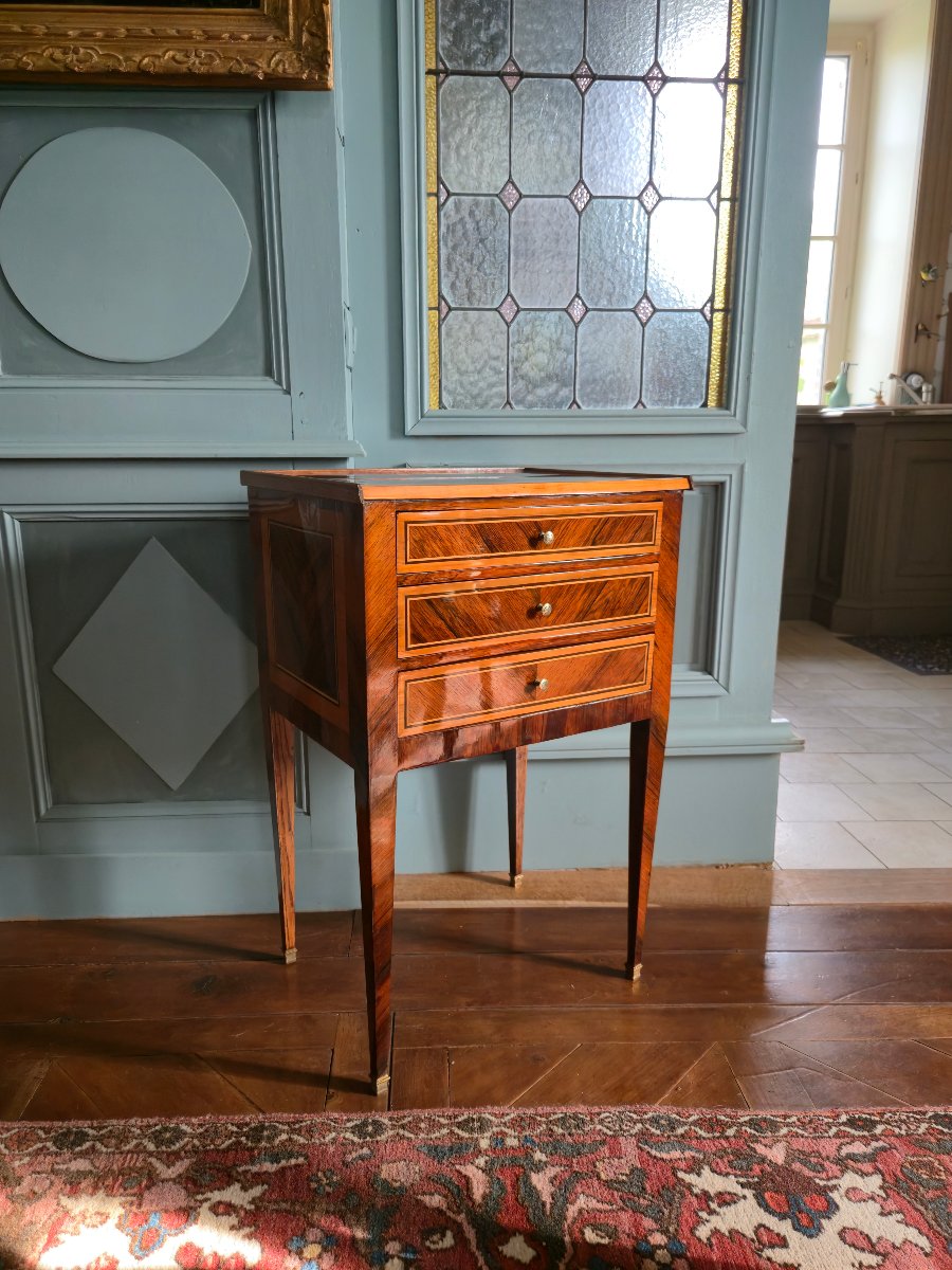 Chiffonnière de style Louis XVI. Est de la France, début  XIXe.