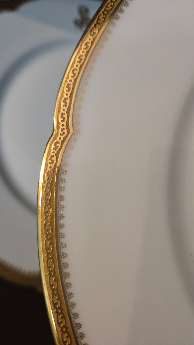 Service de table en porcelaine de Limoges Théodore Haviland, décor or et monogramme-photo-1