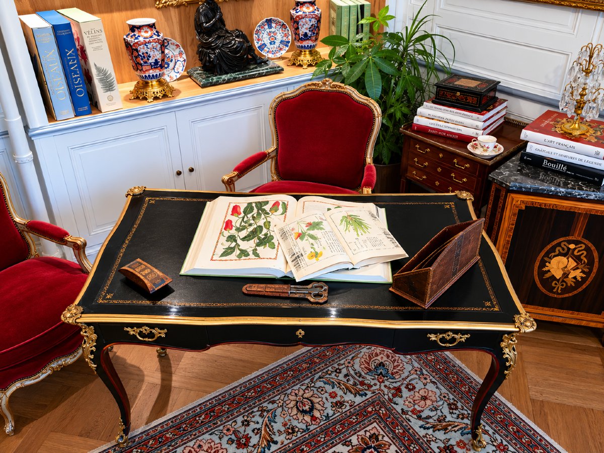 Bureau plat double face de style Louis XV en laque noire et rouge, fin du XIXe siècle.  -photo-4