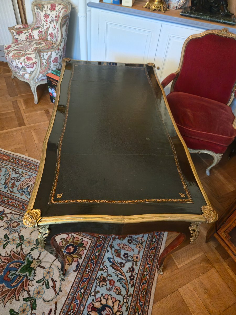 Bureau plat double face de style Louis XV en laque noire et rouge, fin du XIXe siècle.  -photo-6