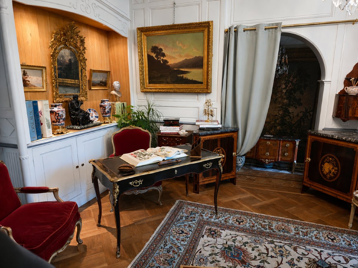Bureau plat double face de style Louis XV en laque noire et rouge, fin du XIXe siècle.  -photo-8