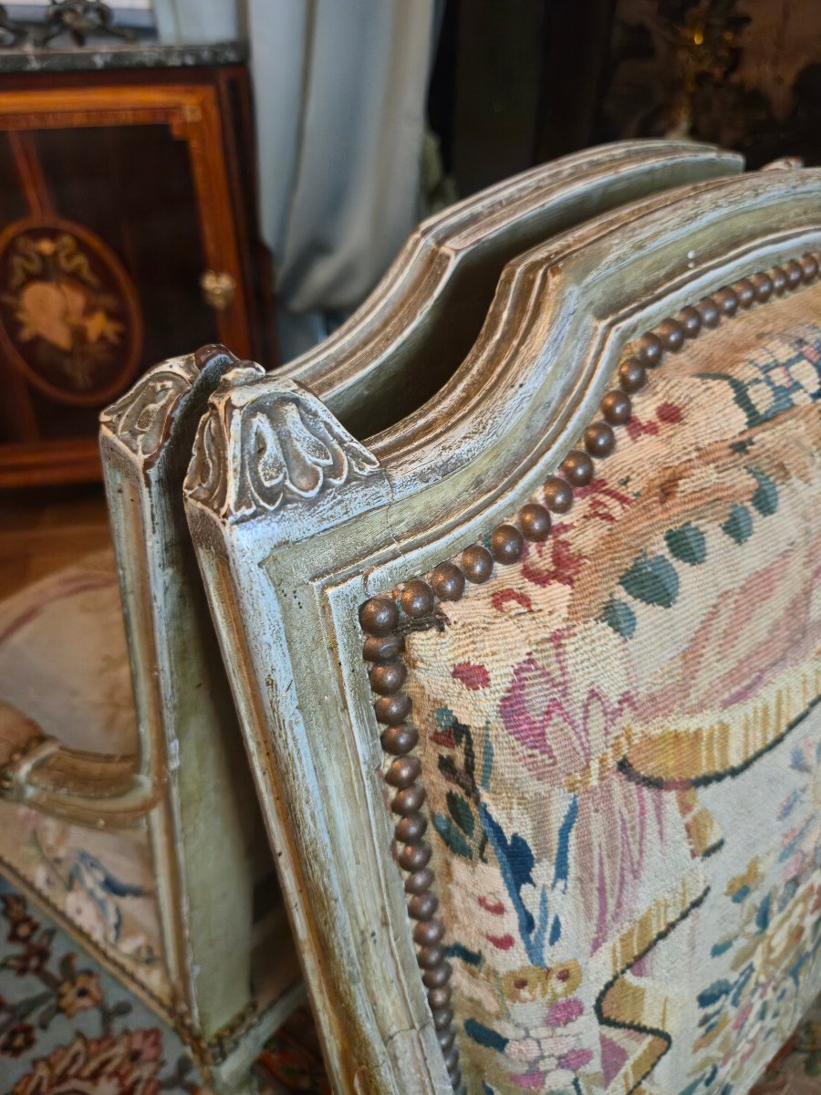 Paire de fauteuils à la reine d'époque Louis XVI, garnis de leur tapisserie de Beauvais.   -photo-7