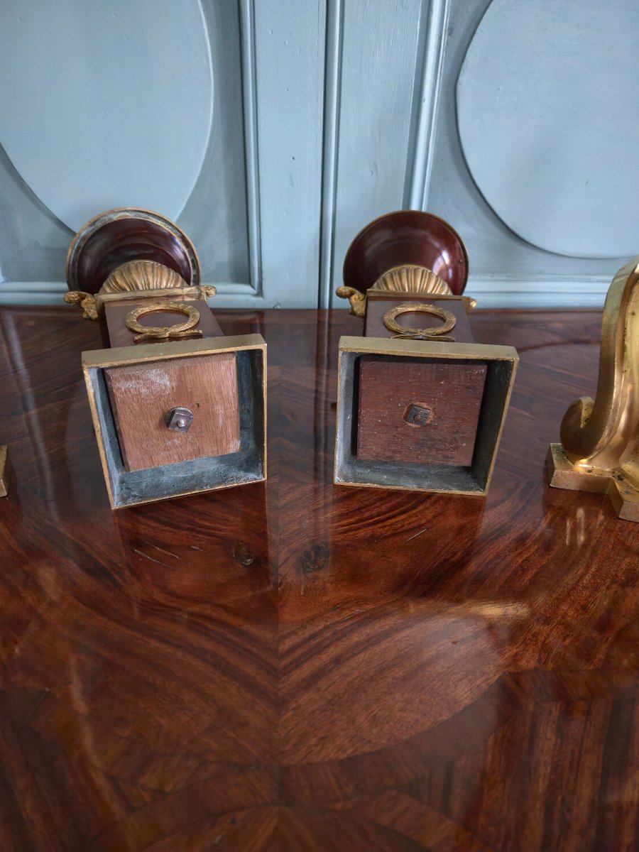 Paire de vases Médicis en acajou massif et bronze doré, XIXe siècle.  -photo-2