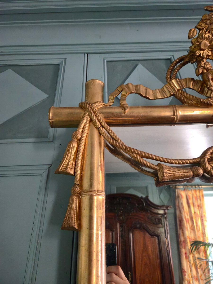 Miroir d'époque Napoléon III à l'imitation du bambou et à décor de draperies à houppes.  -photo-4