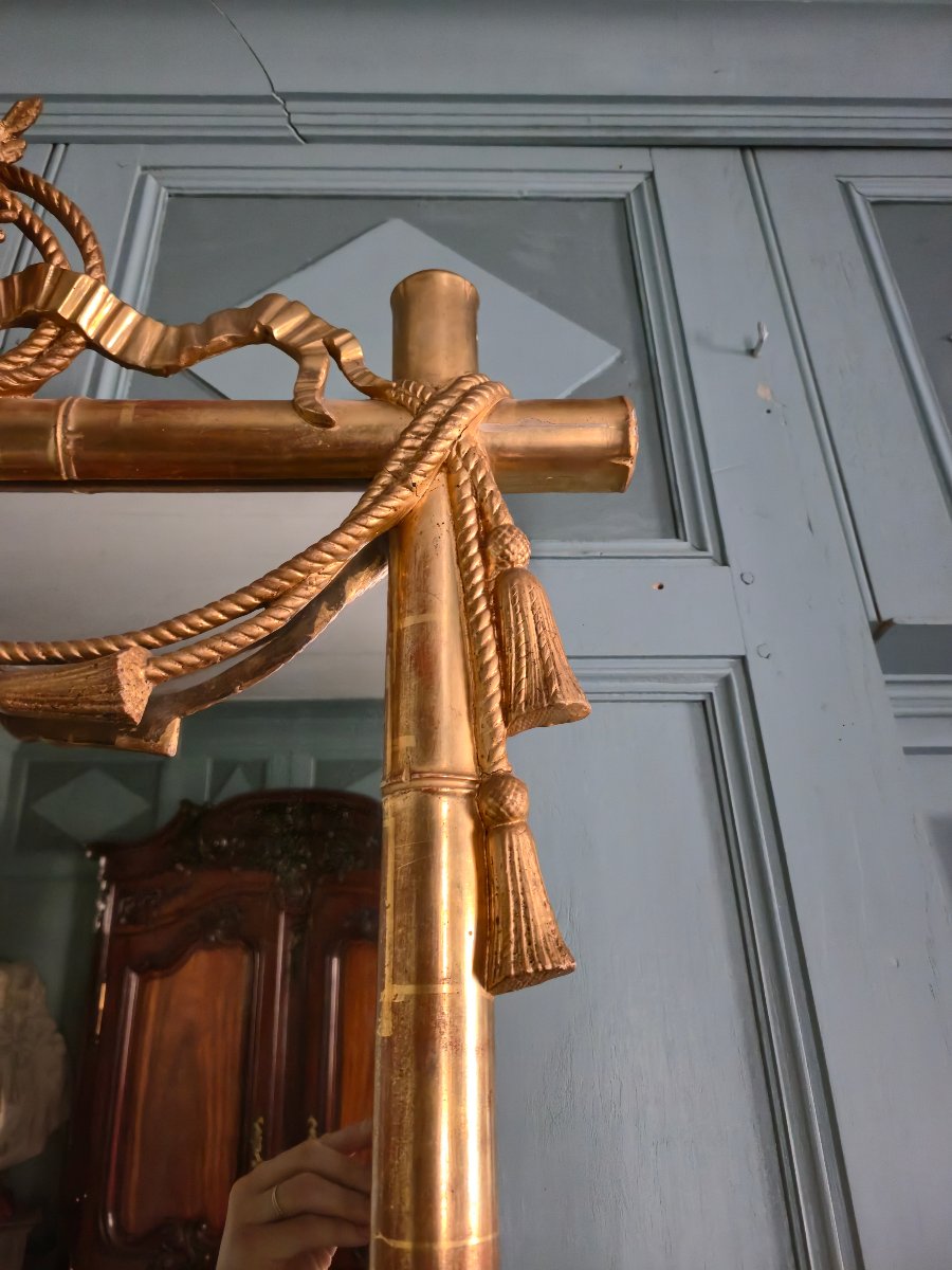 Miroir d'époque Napoléon III à l'imitation du bambou et à décor de draperies à houppes.  -photo-1