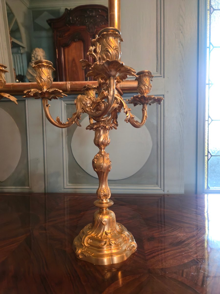 Paire de candélabres en bronze doré de style Louis XV, signés F. Barbedienne, XIXe siècle.   -photo-4