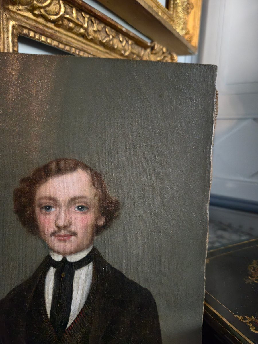 Portrait d'un jeune homme, époque Louis-Philippe, vers 1840-1850.  -photo-2