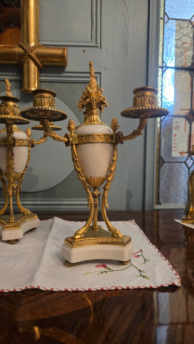 Paire de candélabres en forme d'athéniennes de style Louis XVI, seconde moitié du XIXe siècle. -photo-3