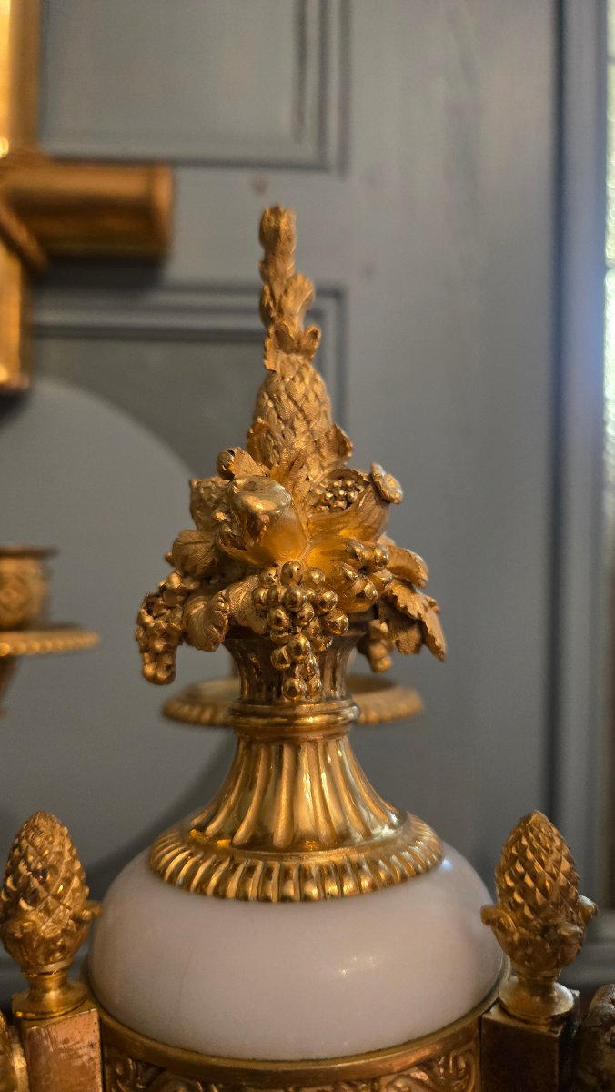 Paire de candélabres en forme d'athéniennes de style Louis XVI, seconde moitié du XIXe siècle. -photo-4