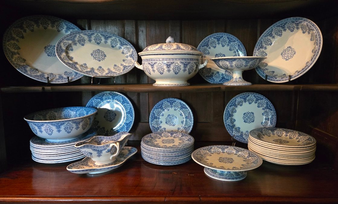 Service de table en faïence de Gien, modèle « Rouen »