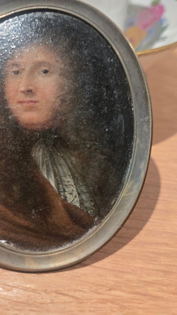 Miniature sur cuivre représentant un gentilhomme – XVIIᵉ siècle.   -photo-3