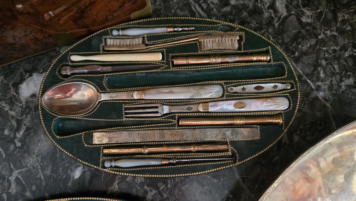 Nécessaire de voyage d'époque Consulat en loupe d'if –étiquette « Marquis de Pommereu ».  -photo-4