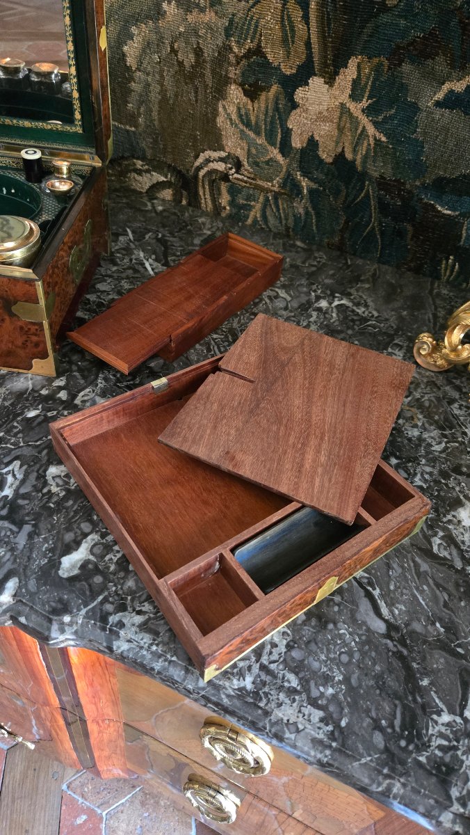 Nécessaire de voyage d'époque Consulat en loupe d'if –étiquette « Marquis de Pommereu ».  -photo-3