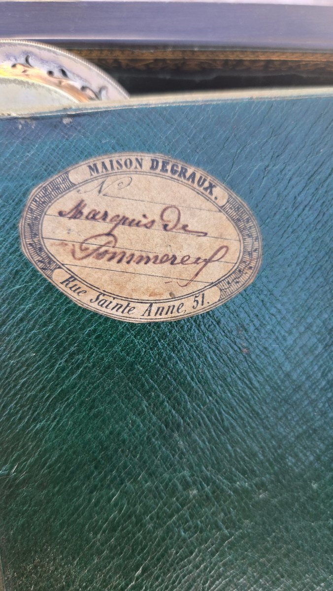 Nécessaire de voyage d'époque Consulat en loupe d'if –étiquette « Marquis de Pommereu ».  -photo-7