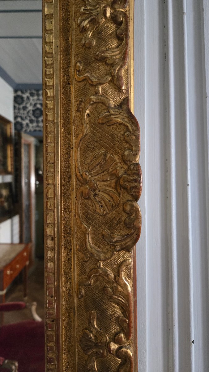 Miroir d'époque Louis XIV en bois sculpté et doré, début XVIIIÈME.-photo-3