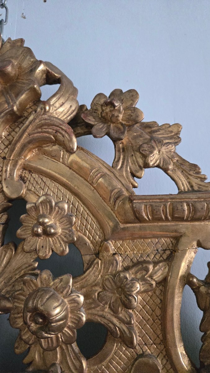 Miroir d'époque Louis XIV en bois sculpté et doré, début XVIIIÈME.-photo-7