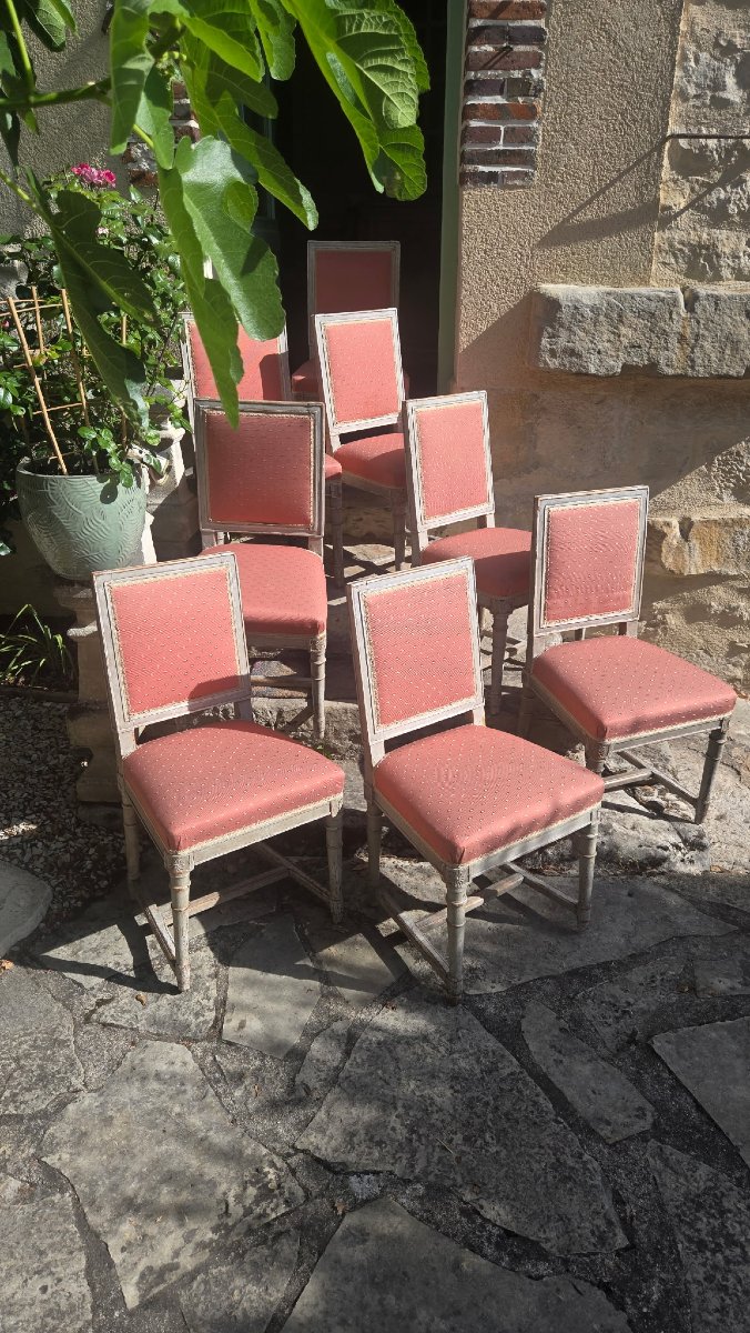 Suite de huit chaises à entretoise d'époque Directoire