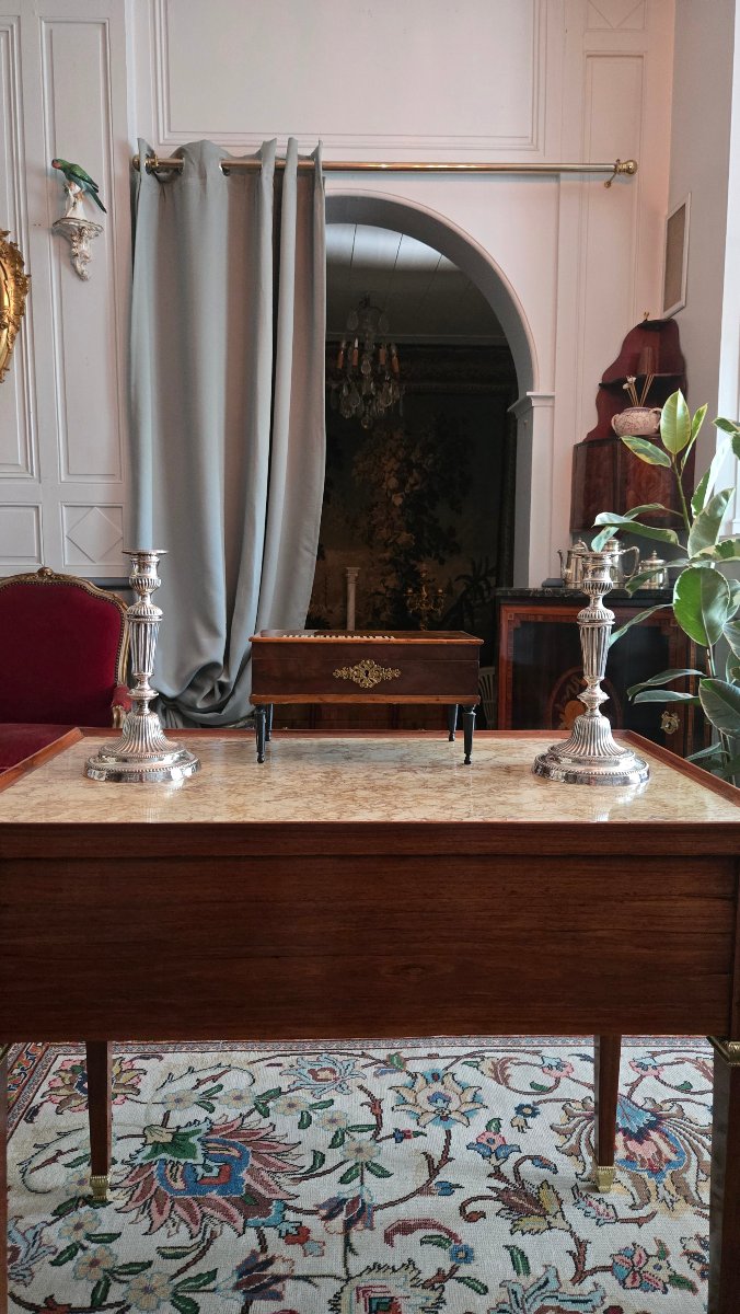 Paire de bougeoirs d'époque Louis XVI en bronze argenté.  -photo-5
