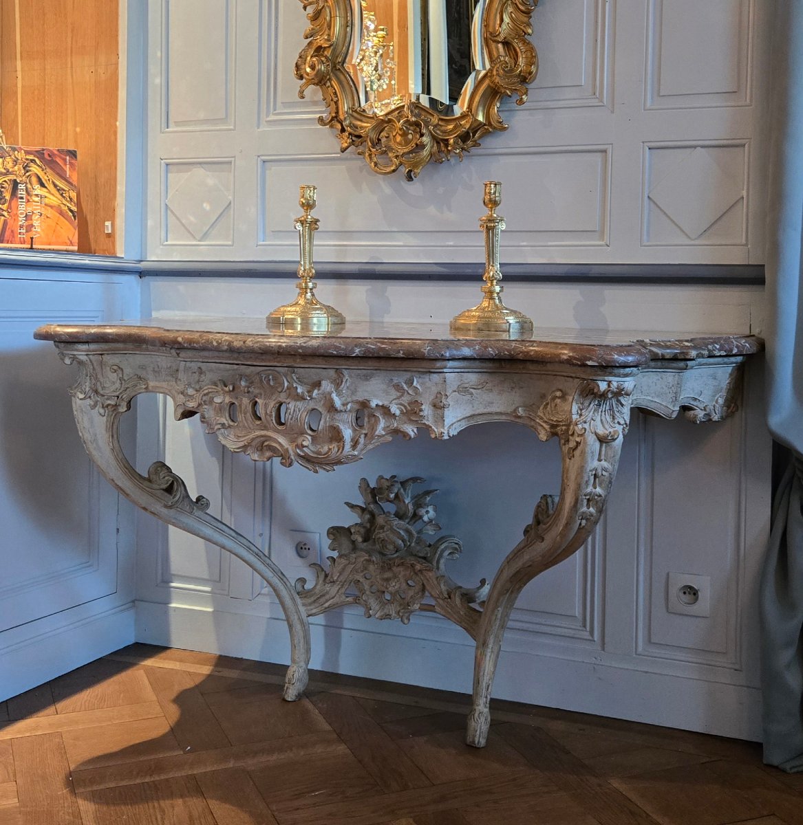 Grande console d'applique d'époque Louis XV en chêne sculpté.  