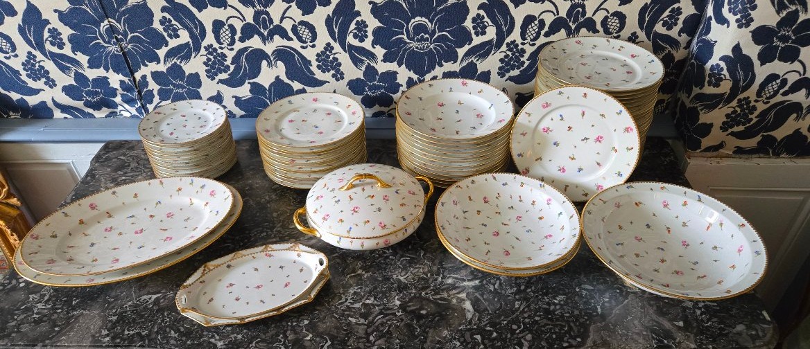 Service de table en porcelaine, décor « Vieux Nyon », premier tiers du XXᵉ siècle