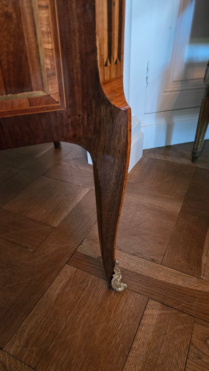 Petite commode Transition Louis XV - Louis XVI, époque XVIIIᵉ siècle.  -photo-3