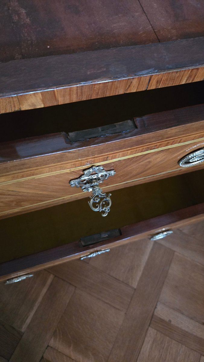 Petite commode Transition Louis XV - Louis XVI, époque XVIIIᵉ siècle.  -photo-4