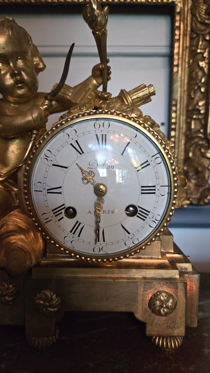 Pendule d'époque Louis XVI à l'allégorie de l'Amour, signée Debon à Paris. Époque Louis XVI.-photo-3