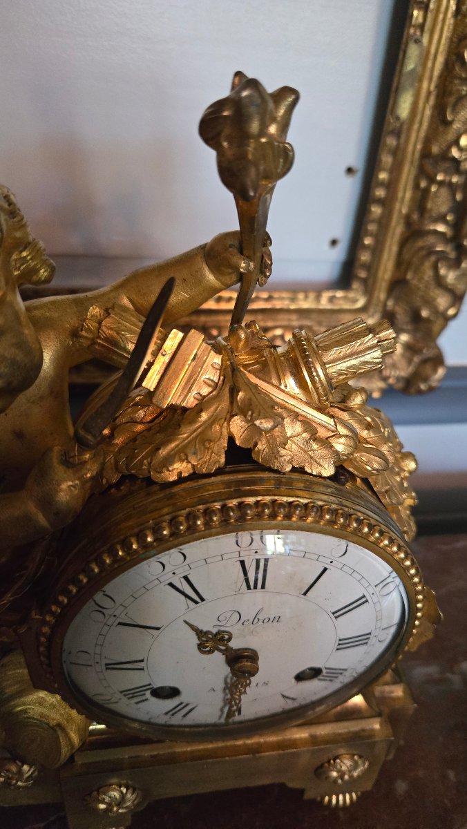 Pendule d'époque Louis XVI à l'allégorie de l'Amour, signée Debon à Paris. Époque Louis XVI.-photo-2