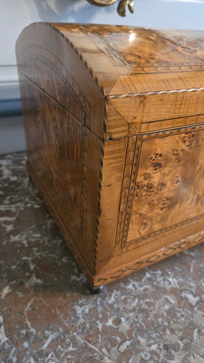 Coffret de mariage à dessus bombé en loupe de peuplier et marqueterie. Vallée du Rhin, XVIIIe-photo-2