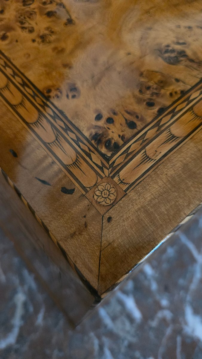 Coffret de mariage à dessus bombé en loupe de peuplier et marqueterie. Vallée du Rhin, XVIIIe-photo-3